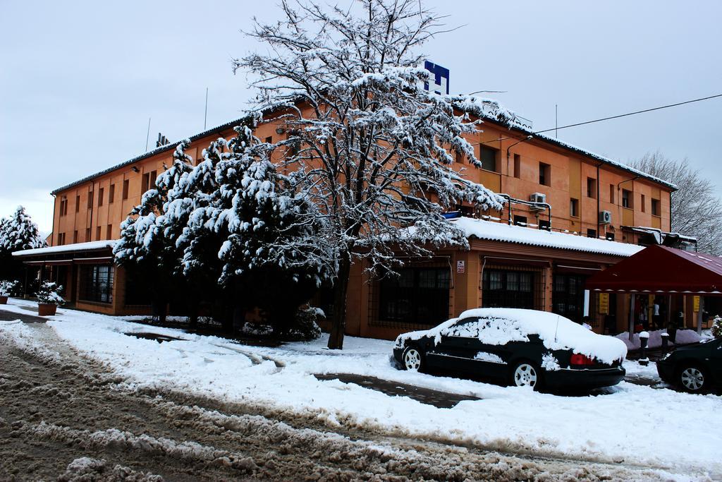 Hostal Los Manos Albentosa Bagian luar foto